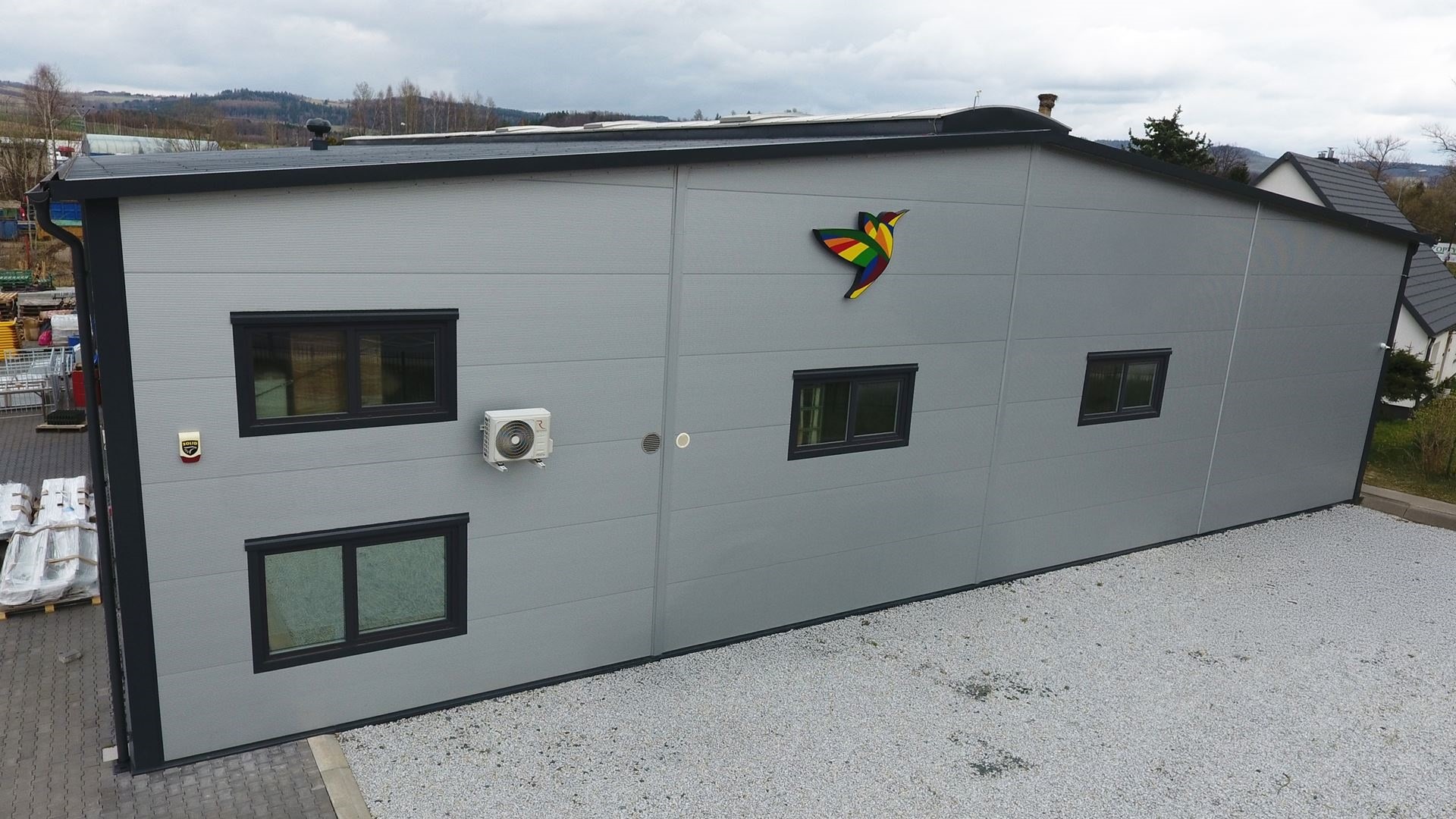 Hala produkcyjna z biurem