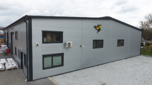 Hala produkcyjna z biurem