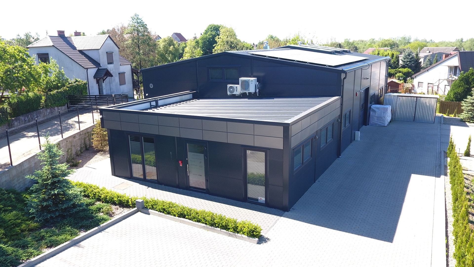 Hala magazynowa z biurem Hala magazynowa z biurem