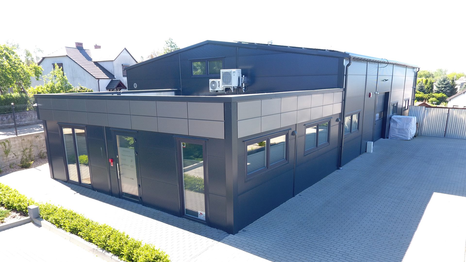 Hala magazynowa z biurem Hala magazynowa z biurem