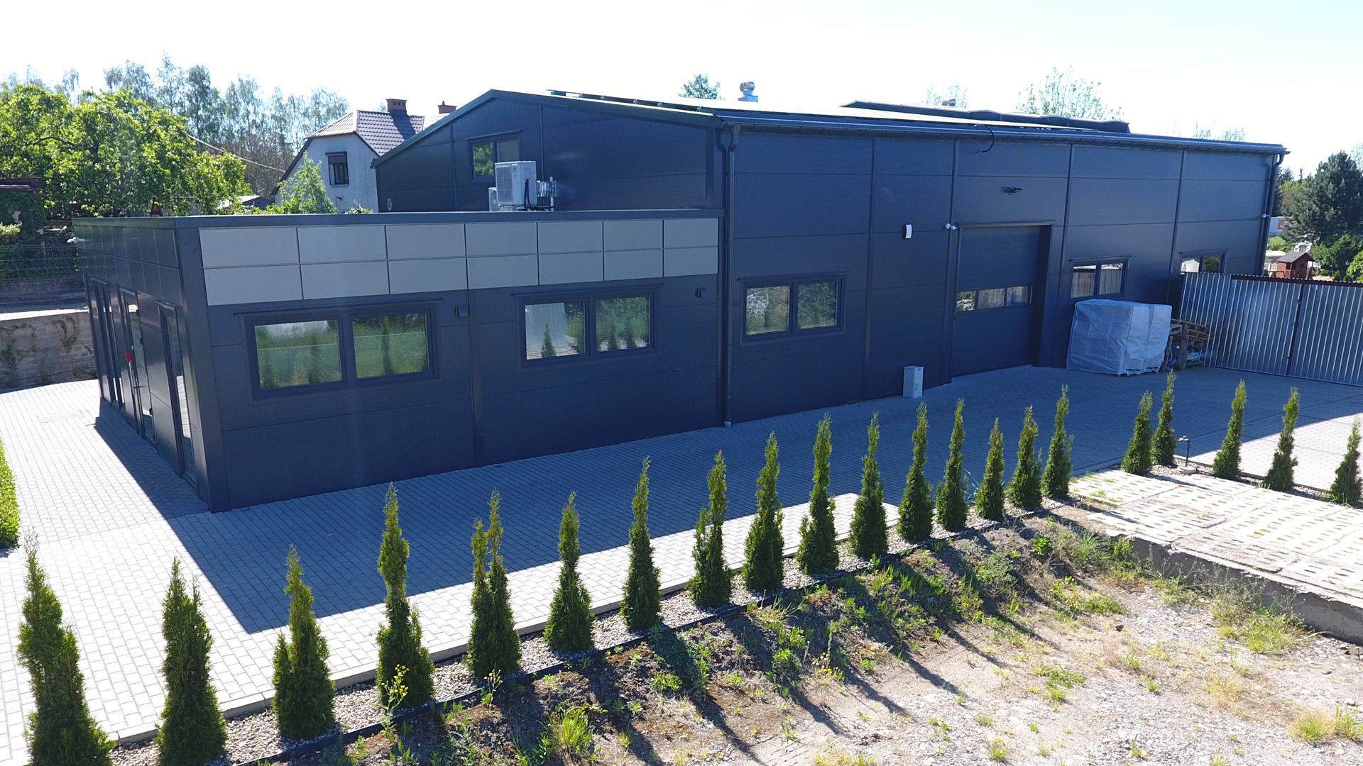 Hala magazynowa z biurem Hala magazynowa z biurem